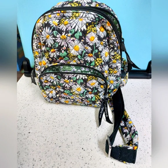 Vera Bradley Mini Backpack Daisies White NWOT Vera Bradley Campus Backpack - Daisies : Vermont Gear - Farm-Way main image 4